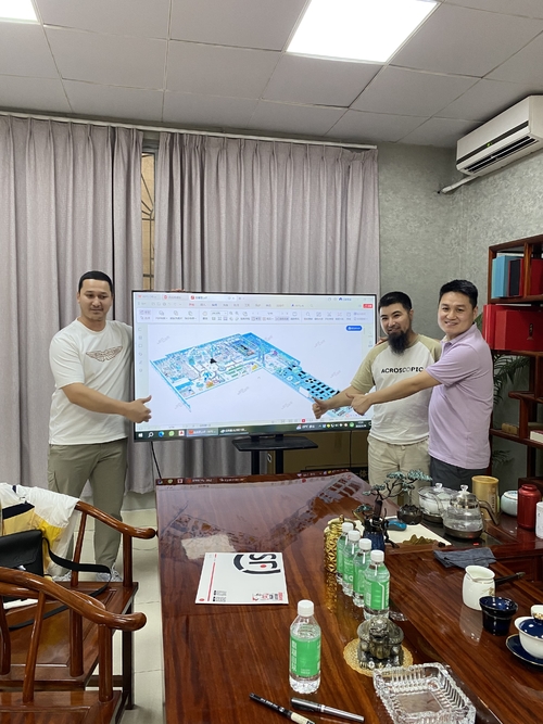 Customers from Kazakhstan visited the factory
